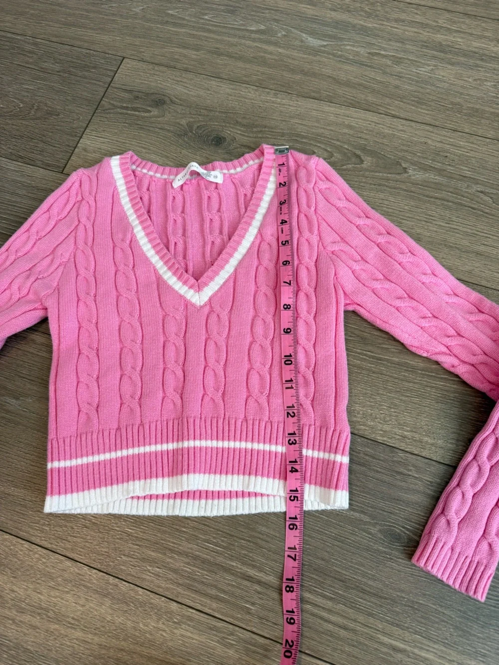 Alter’d State Pink Cropped Cable-Knit V-Neck Cropped Sweater Size XS